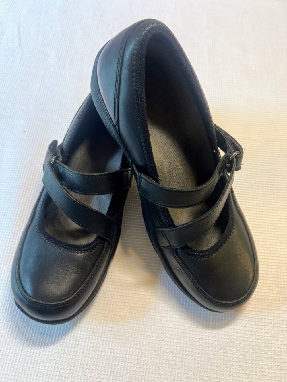 Dansko black Mary Jane with chunky heel and two cross straps, 40 (9.5-10)